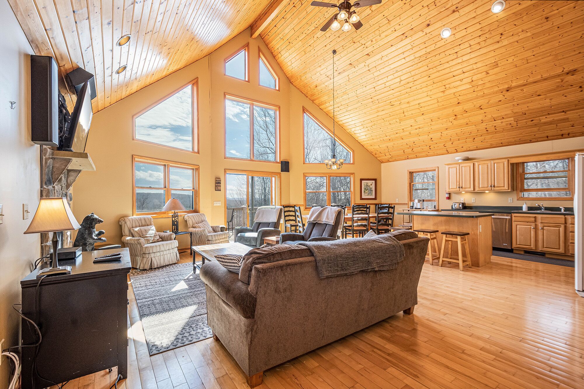 Eventide | Lake Access, Hot Tub + Pool Table