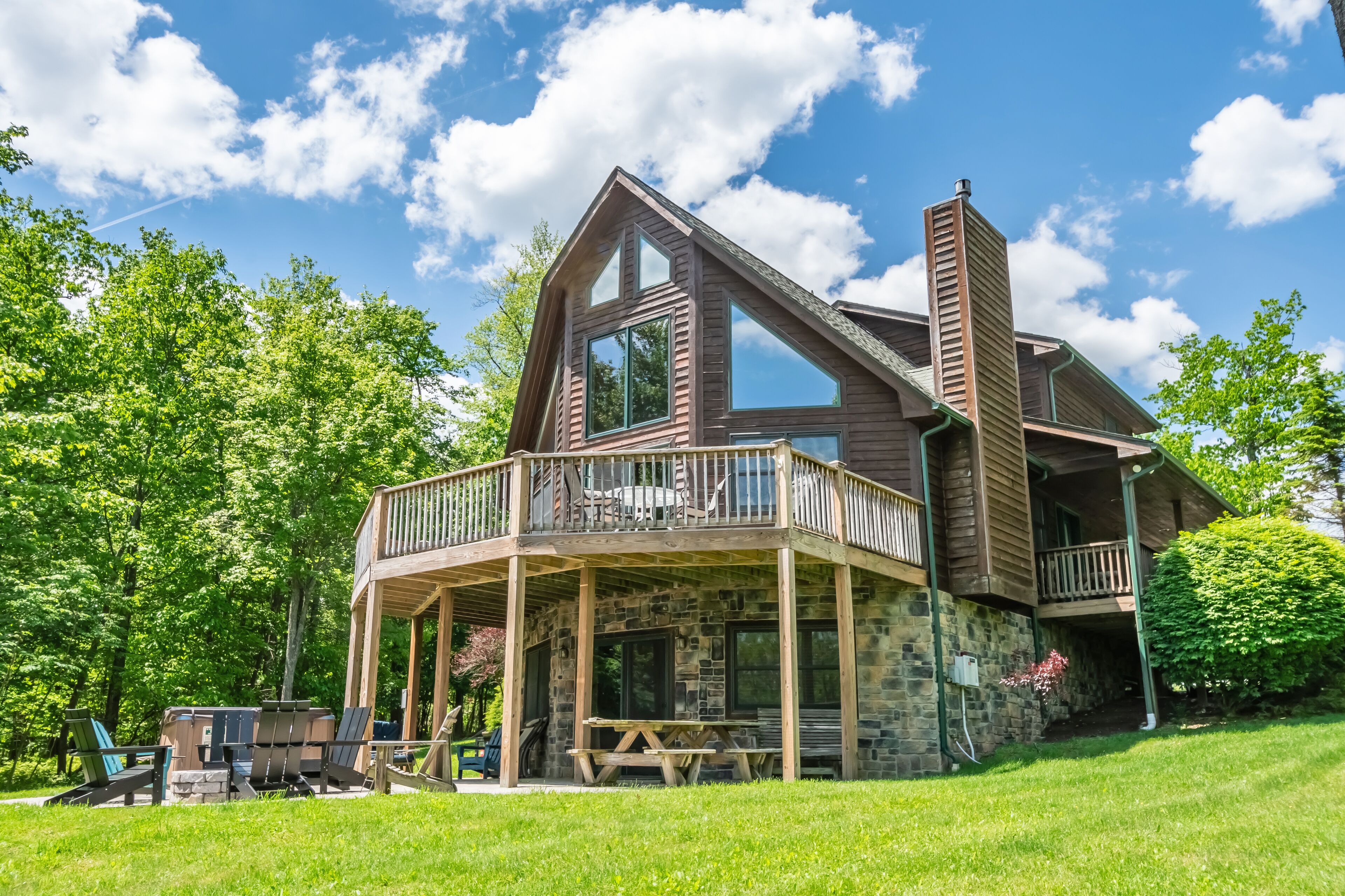 Eventide | Lake Access, Hot Tub + Pool Table