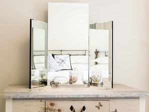 3 Schlafzimmer, Reisekinderbett, kostenloses WLAN, Bettwäsche