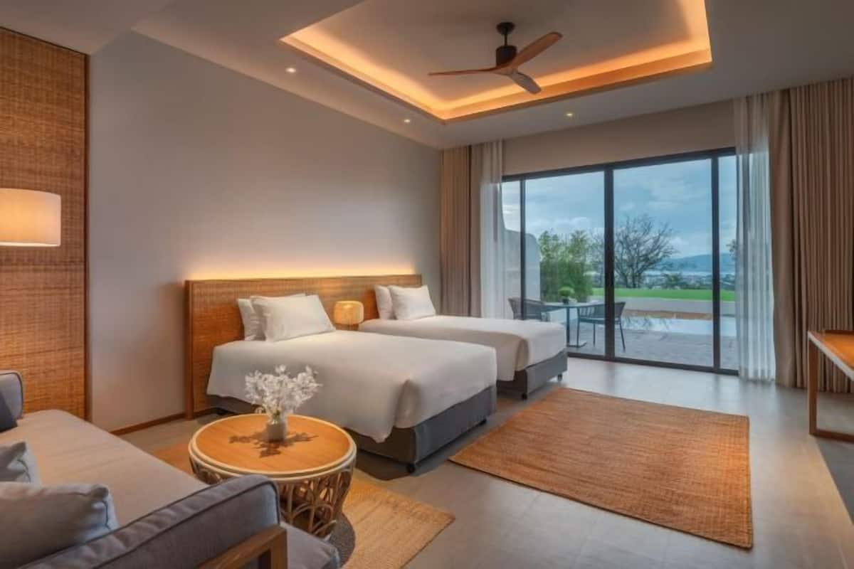 Free minibar items, in-room safe, desk, laptop workspace