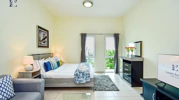 Estúdio standard, 1 cama Queen | Cofres nos quartos, individualmente decorados