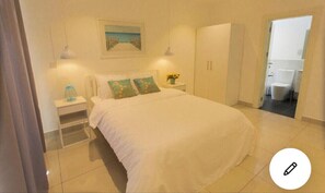 1 Schlafzimmer, Schreibtisch, Bügeleisen/Bügelbrett, Reisekinderbett