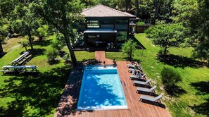 Outdoor pool, a heated pool - Beautiful Takapuna Villa and Lodge (21 people) (Moliets-et-Maa)
