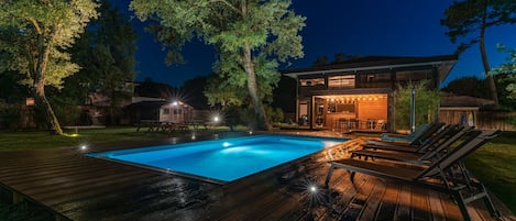 Outdoor pool, a heated pool