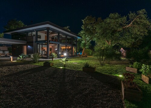 Beautiful Takapuna Villa and Lodge (21 people)