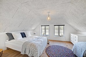 Individually furnished, free WiFi, bed sheets