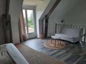 1 slaapkamer, een strijkplank/strijkijzer, reisbedje, gratis wifi