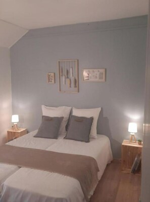 3 bedrooms, iron/ironing board, travel crib, free WiFi