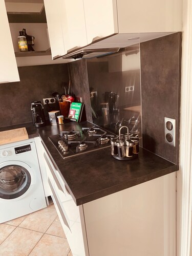 BEL APPARTEMENT SPACIEUX PROCHE TOUTES COMMODITES