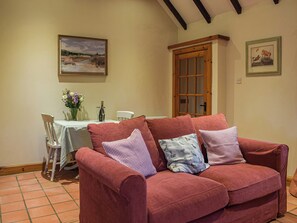 TV, fireplace - 1 bedroom accommodation in Forgandenny (Forgandenny)