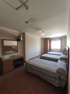 Free WiFi, wheelchair access - Hotel Lindaraja (Albolote)