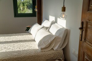 3 slaapkamers, een kluis op de kamer, een bureau