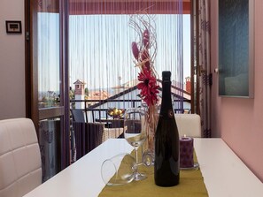 Dining - Superior Two Bedroom in peaceful area of Rovinj, just 10 minutes walk from old town (Rovinj)