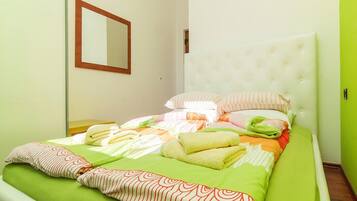 2 bedrooms, iron/ironing board, WiFi, bed sheets