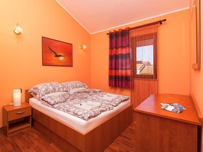 2 bedrooms, iron/ironing board, WiFi, bed sheets - Superior Two Bedroom in peaceful area of Rovinj, just 10 minutes walk from old town (Rovinj)