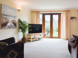 Netflix, streaming services - 3 bedroom accommodation in Bracklesham Bay (Chichester)