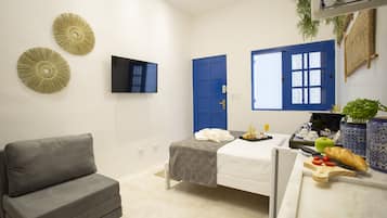 Apartment | Individually decorated, individually furnished, desk, laptop workspace