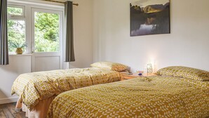 2 bedrooms, WiFi (free), bed sheets - 2 bedroom accommodation in Steyning (Steyning)