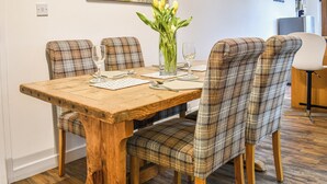 Dining - 2 bedroom accommodation in Steyning (Steyning)