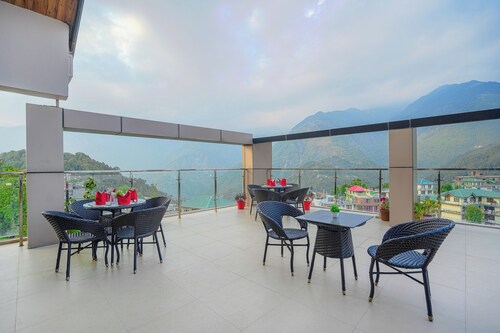 Aliza Inn and Suites