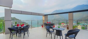 Aliza Inn and Suites