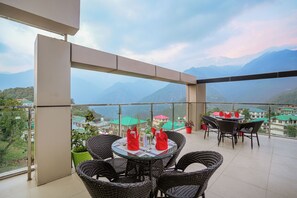 Restaurant - Aliza Inn and Suites (Dharamshala)