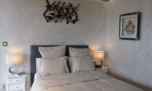 2 bedrooms, iron/ironing board, free WiFi