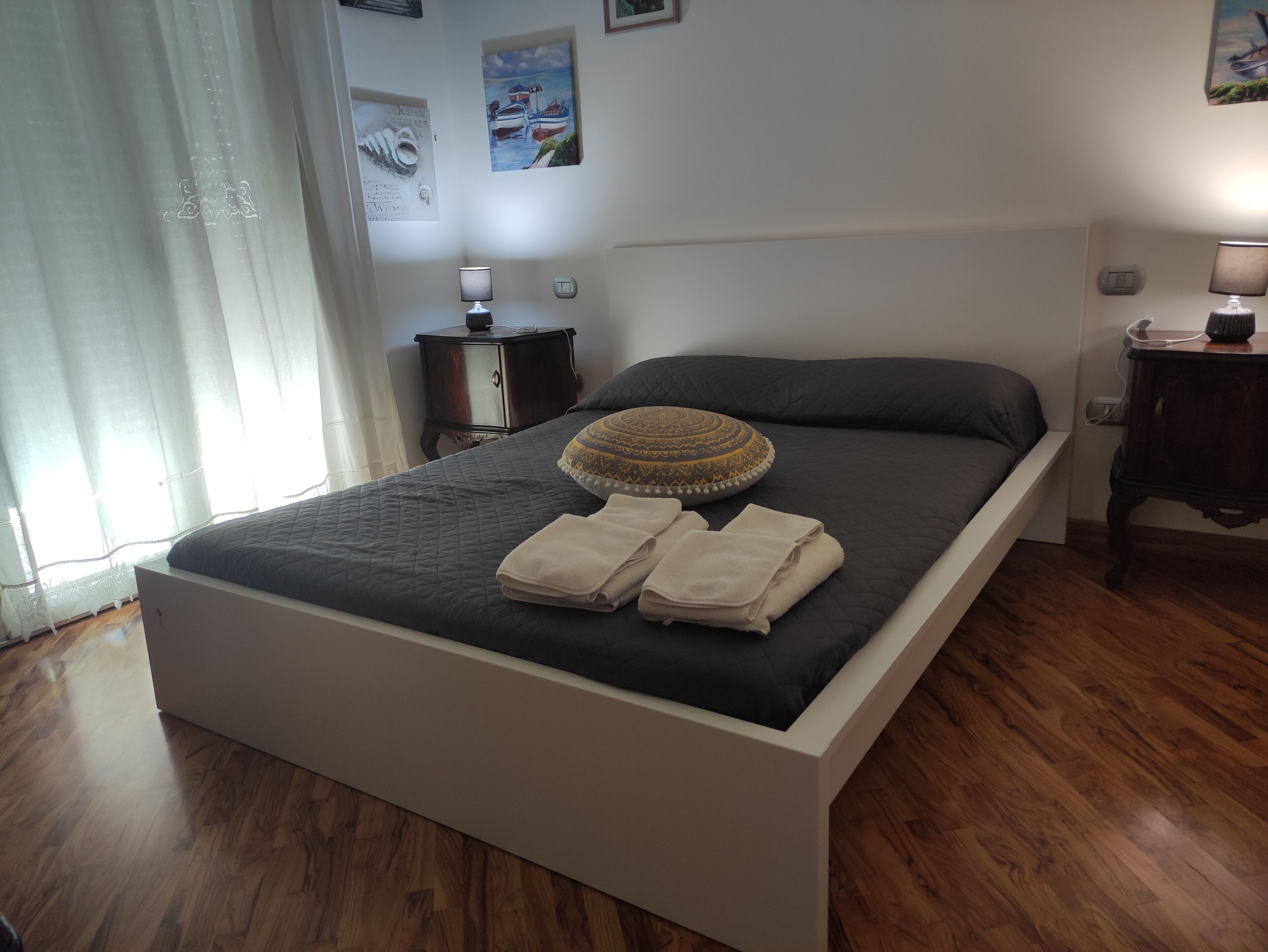 2 Schlafzimmer, Zimmersafe, Schreibtisch, Bügeleisen/Bügelbrett