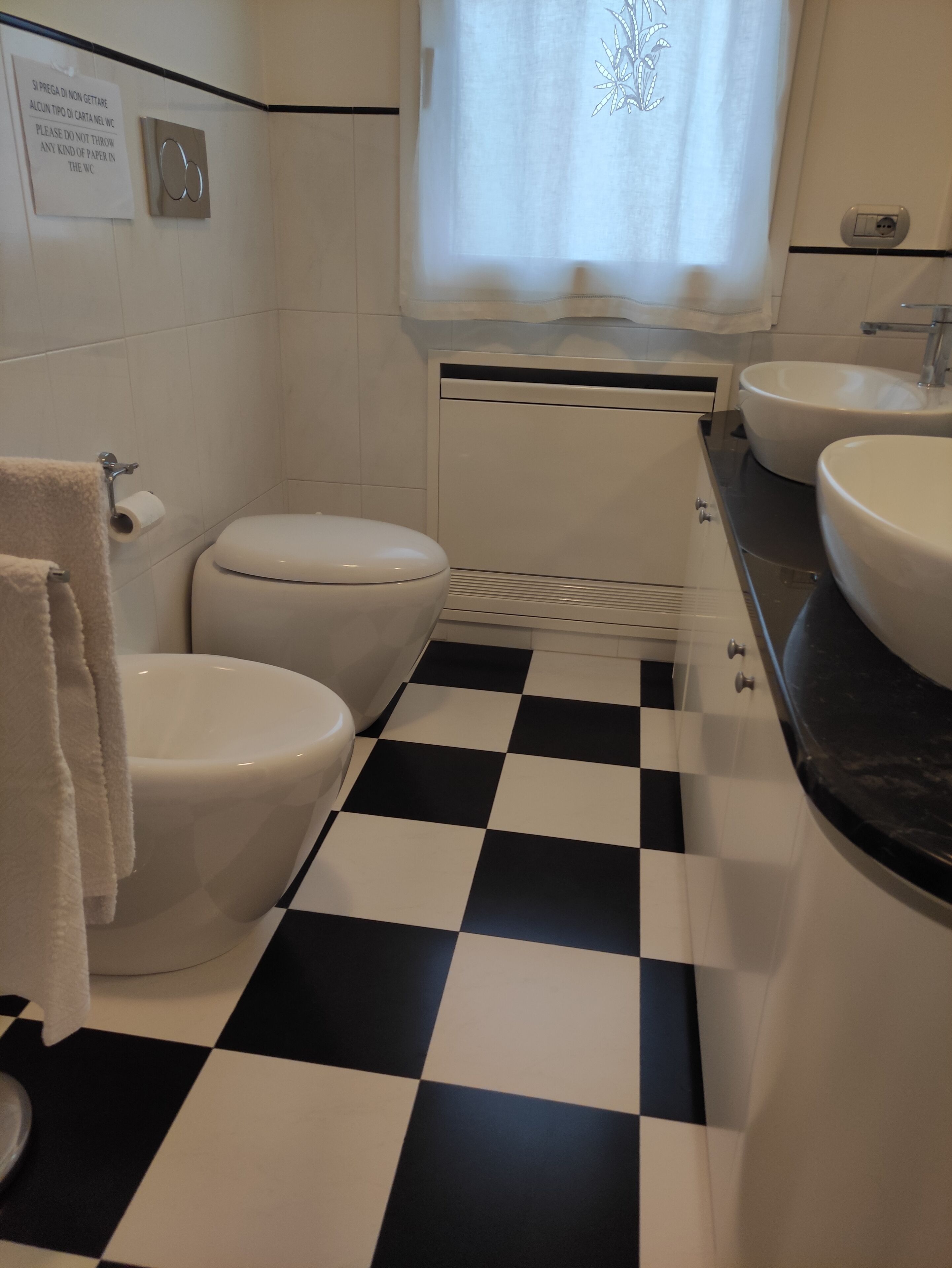 Delightful apartment just a few minutes walk from the beach