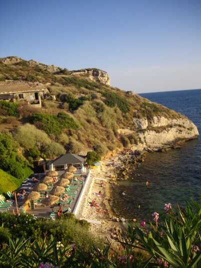 Delightful apartment just a few minutes walk from the Beach