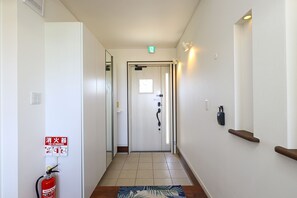 Interior entrance - Ocean Villa Tokunoshima (Tokunoshima)