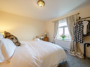 2 bedrooms, free WiFi, bed sheets - 2 bedroom accommodation in Malvern (Malvern)