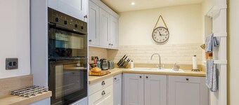 2 bedroom accommodation in Malvern