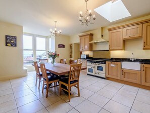 Dining - 3 bedroom accommodation in Fylingthorpe (Whitby)