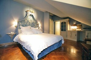 Habitación estándar | Tabla de planchar con plancha, wifi gratis y ropa de cama