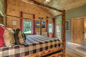 9 soverom, memory foam-senger, skrivebord og strykejern/-brett