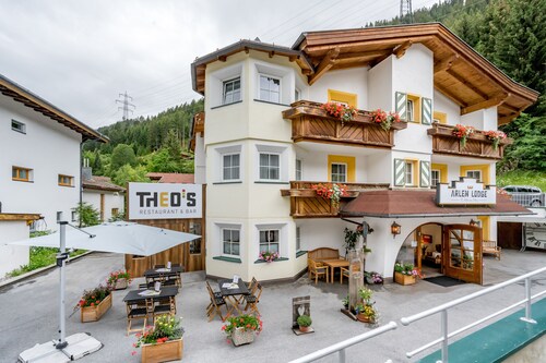 Arlen Lodge Apartment 