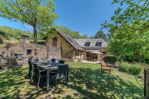 Charming house in the heart of nature, between the Lot valley and Aubrac!