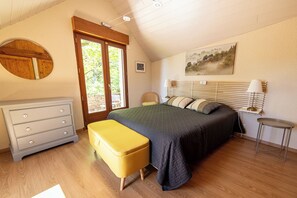 3 bedrooms, iron/ironing board, travel crib, free WiFi - Charming house in the heart of nature, between the Lot valley and Aubrac! (Coubisou)