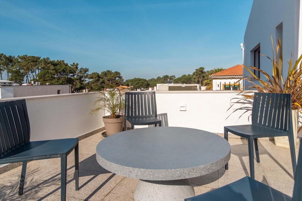 LV Premier LA2 Pool AC Garden sea View