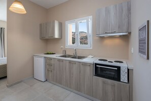 Kühlschrank, Ofen, Wasserkocher, Toaster