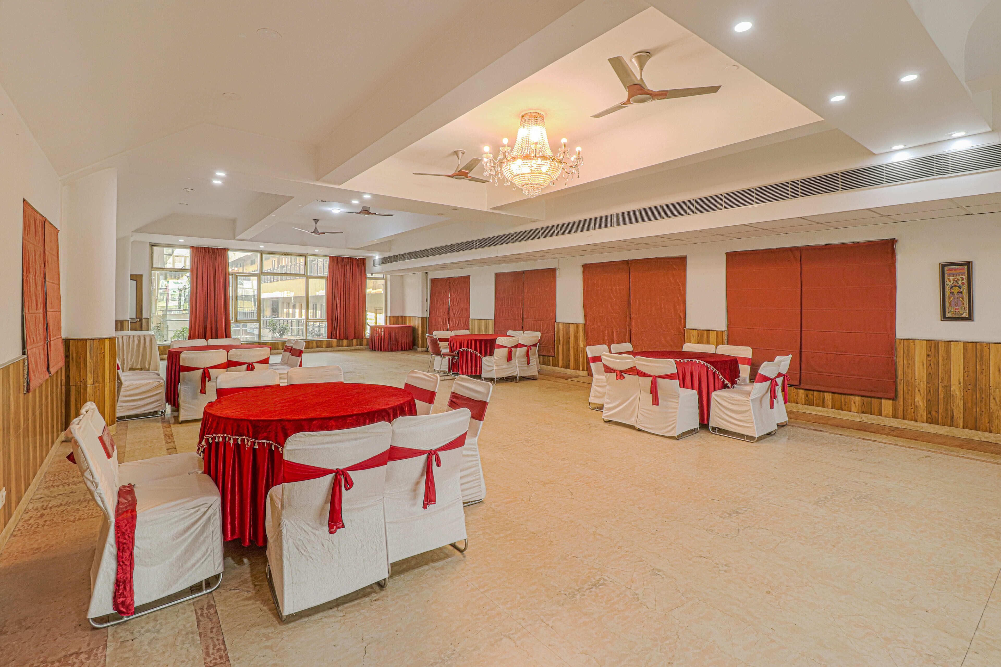 Banquet hall