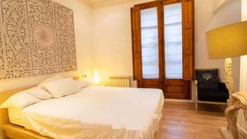 House, 2 Queen Beds | 2 bedrooms, iron/ironing board, free WiFi, bed sheets