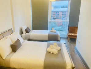 Apartment | 2 bedrooms, iron/ironing board, free WiFi, bed sheets - Spacious Flat in Birmingham City - Free Parking (Birmingham)