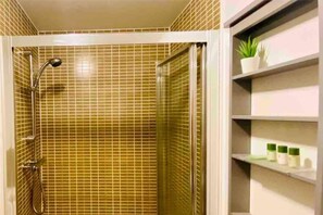 Apartment | 2 Schlafzimmer, Bügeleisen/Bügelbrett, kostenloses WLAN, Bettwäsche
