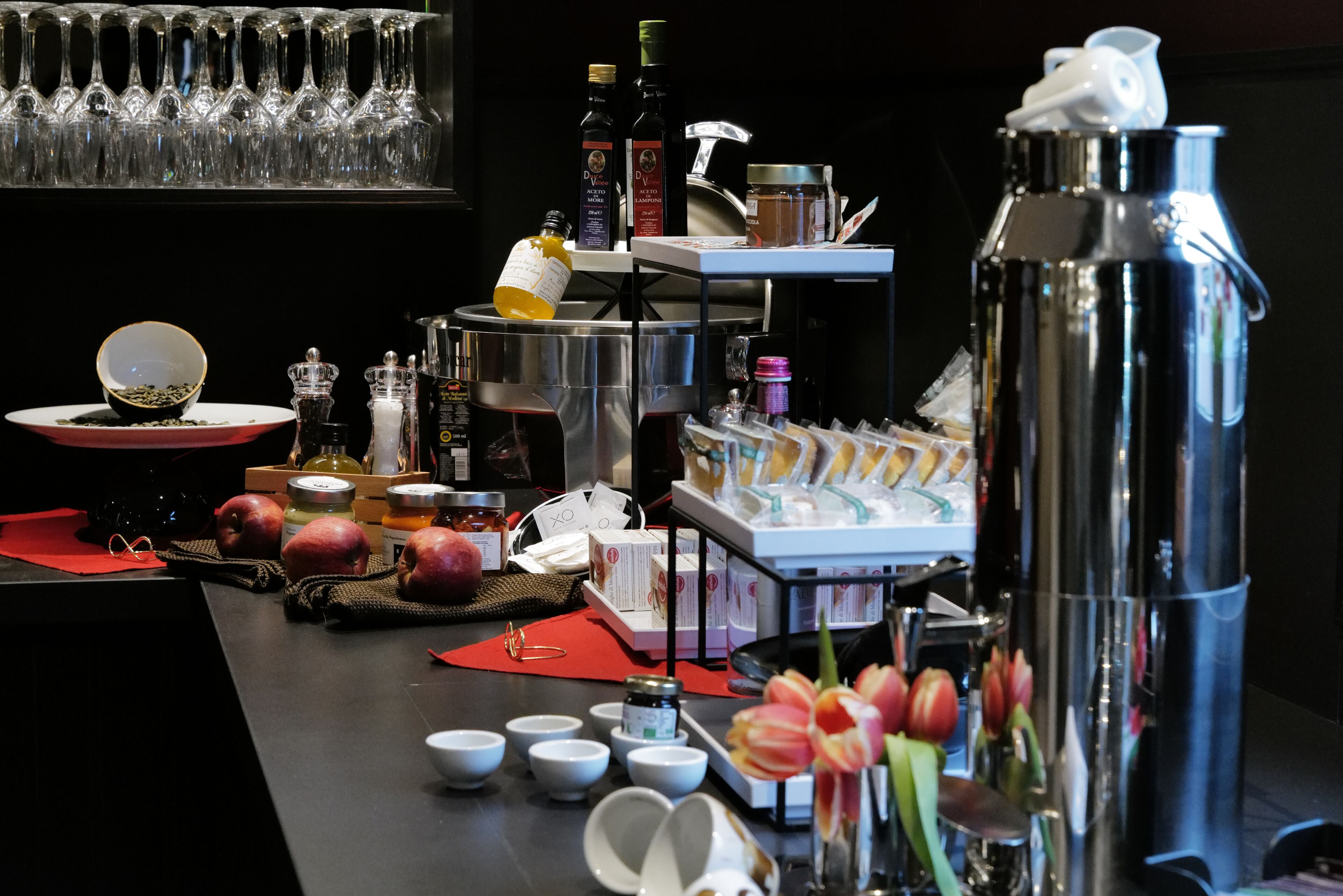 Tägliches Frühstücksbuffet gegen Gebühr