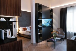 Literie de qualité supérieure, matelas mémoire de forme, minibar