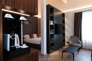Premium bedding, memory-foam beds, minibar, in-room safe - 3T Boutique Hotel (Ivrea)