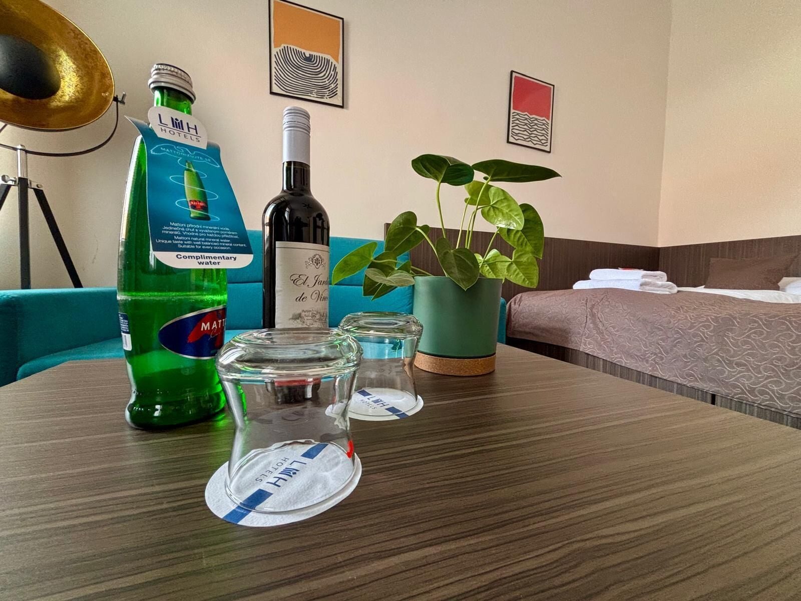 Hypo-allergenic bedding, minibar, in-room safe, desk