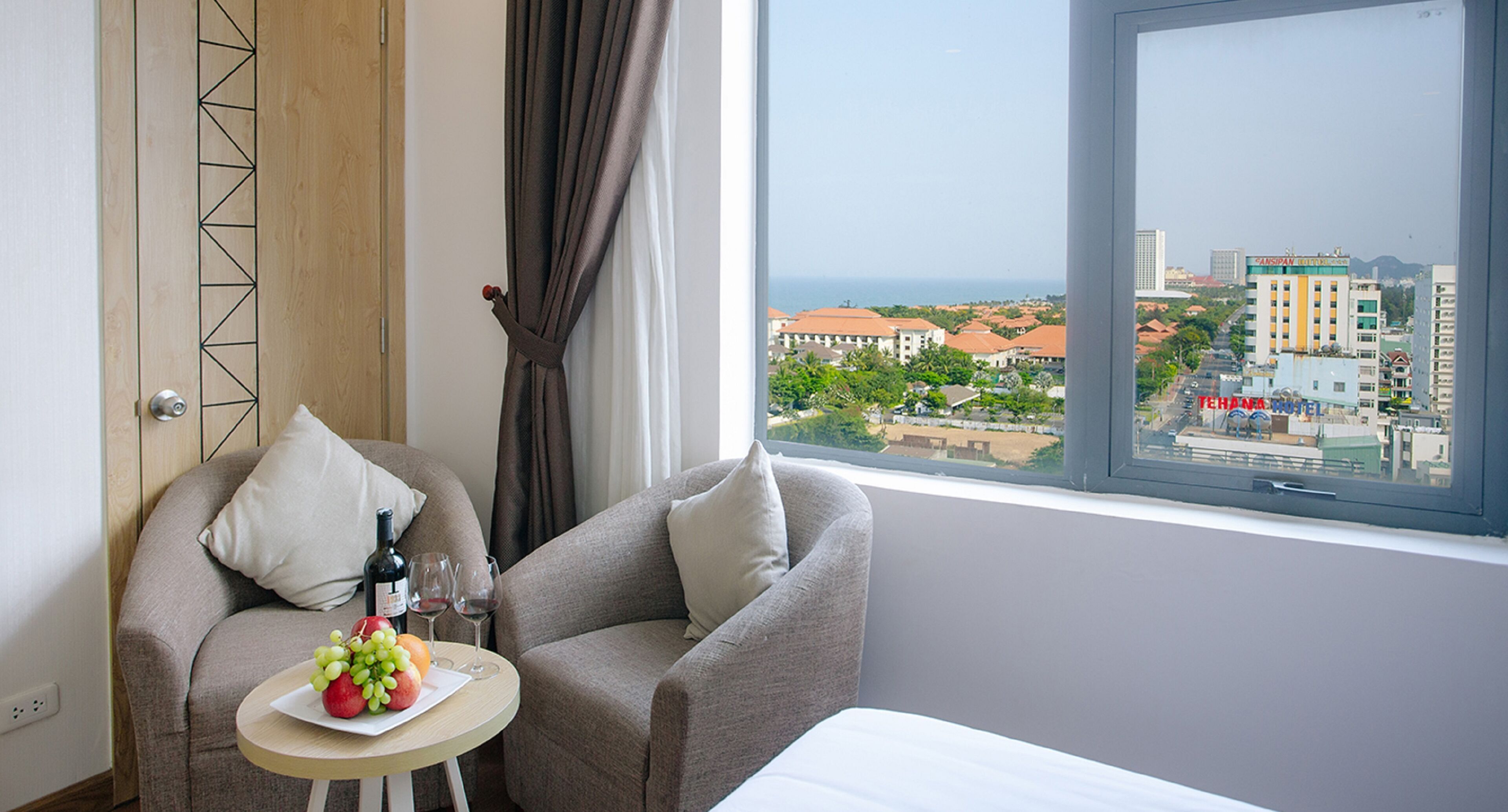 Zona de estar | Smart TV de 45 pulgadas con canales digitales, una televisión